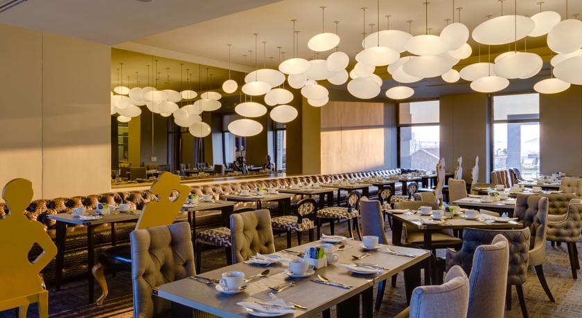 Protea Hotel Fire & Ice! By Marriott Pretoria Menlyn Eksteriør billede