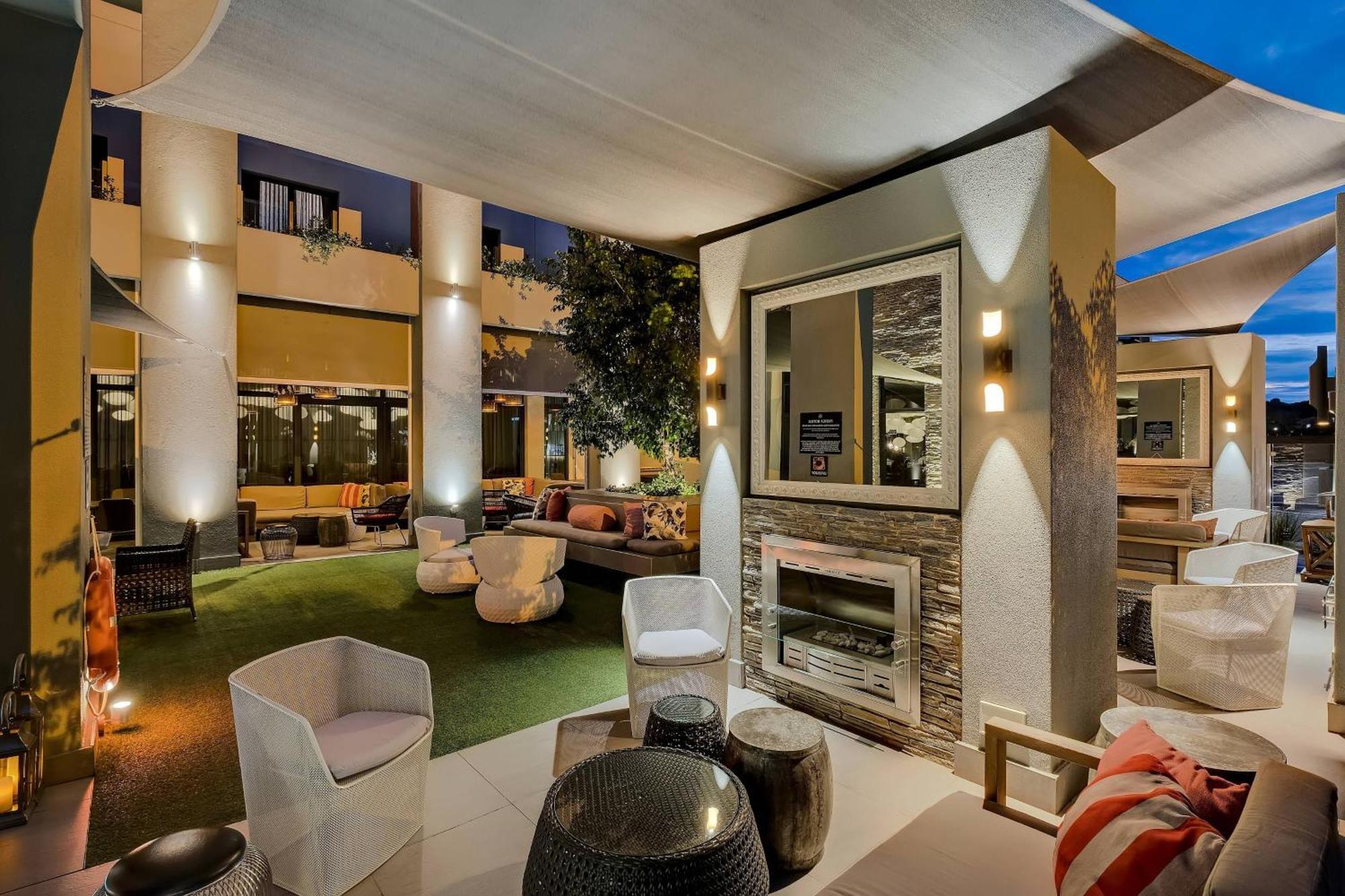 Protea Hotel Fire & Ice! By Marriott Pretoria Menlyn Eksteriør billede