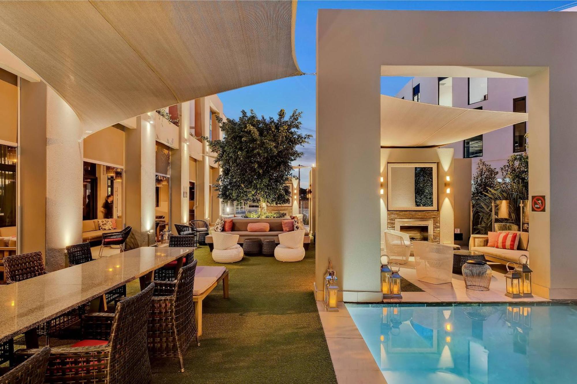 Protea Hotel Fire & Ice! By Marriott Pretoria Menlyn Eksteriør billede
