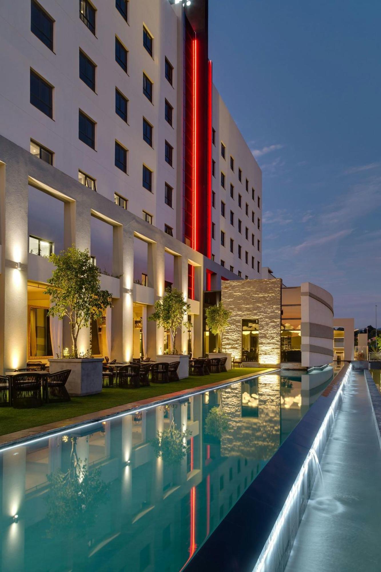 Protea Hotel Fire & Ice! By Marriott Pretoria Menlyn Eksteriør billede