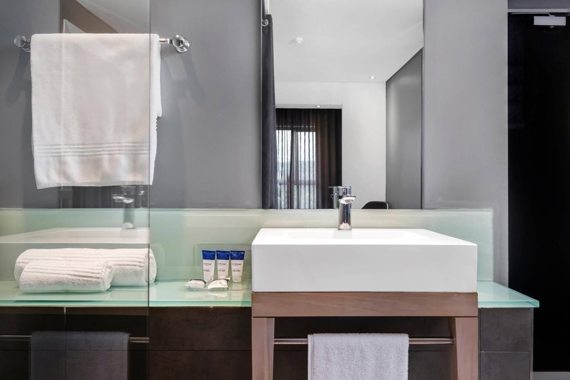 Protea Hotel Fire & Ice! By Marriott Pretoria Menlyn Eksteriør billede