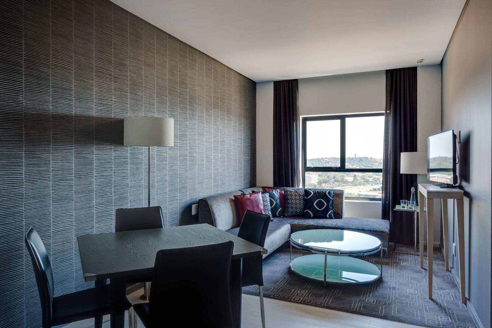 Protea Hotel Fire & Ice! By Marriott Pretoria Menlyn Eksteriør billede