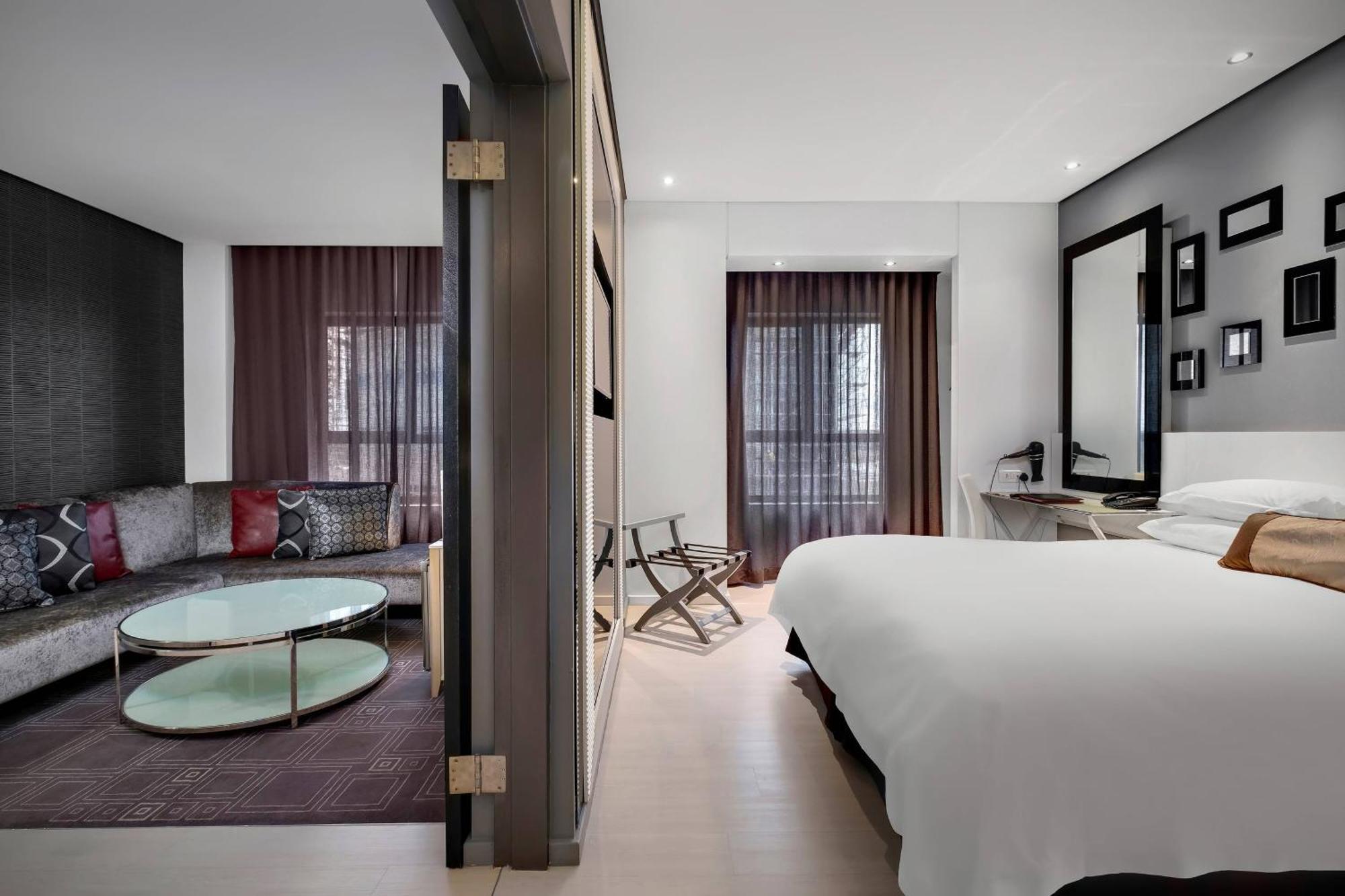 Protea Hotel Fire & Ice! By Marriott Pretoria Menlyn Eksteriør billede