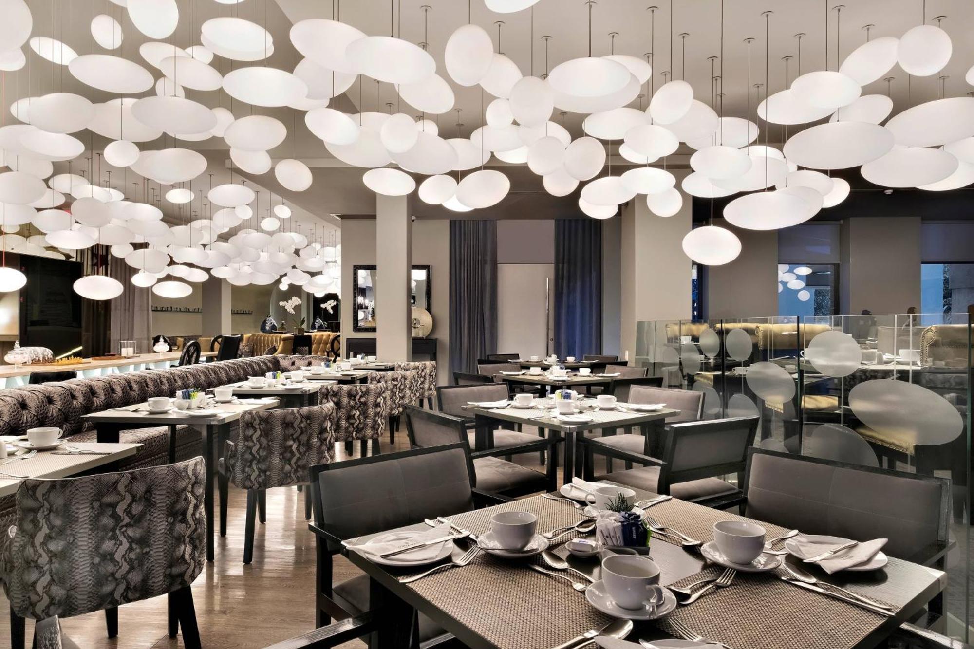 Protea Hotel Fire & Ice! By Marriott Pretoria Menlyn Eksteriør billede