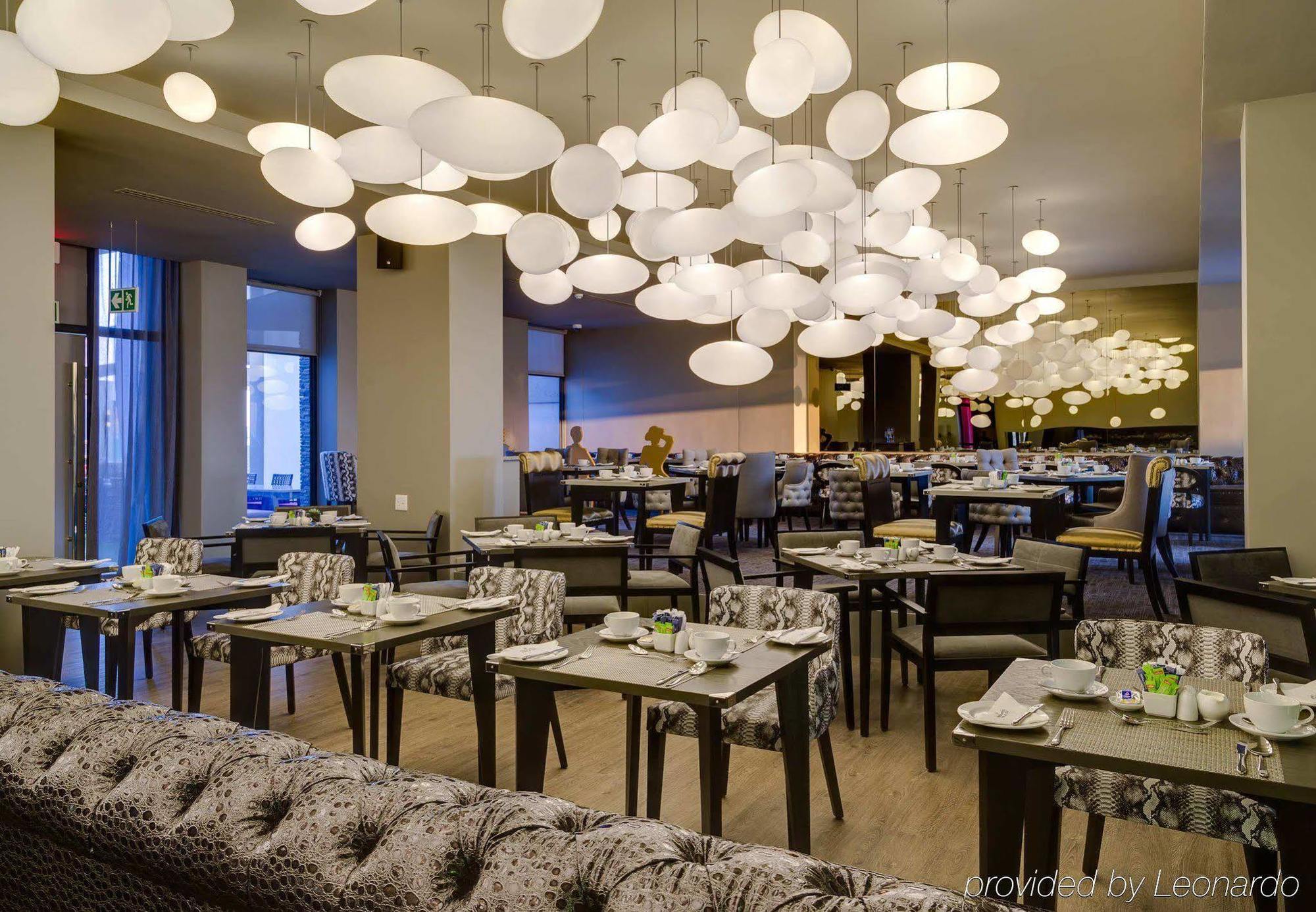 Protea Hotel Fire & Ice! By Marriott Pretoria Menlyn Eksteriør billede